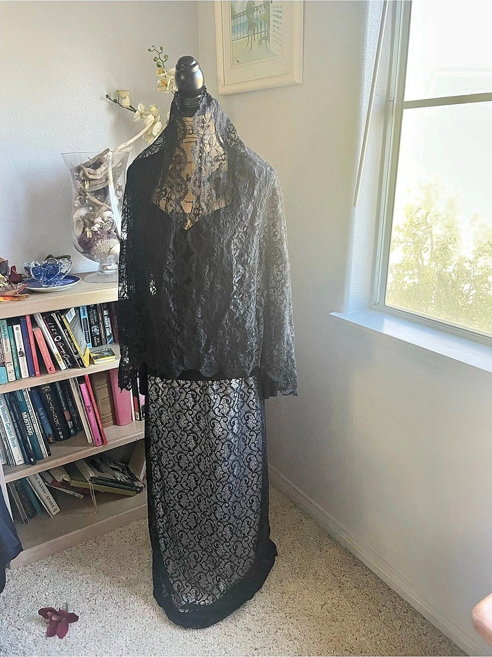Black Floral Lace Shawl, Roses and Lace-perfect for Formal to Casual to Costume